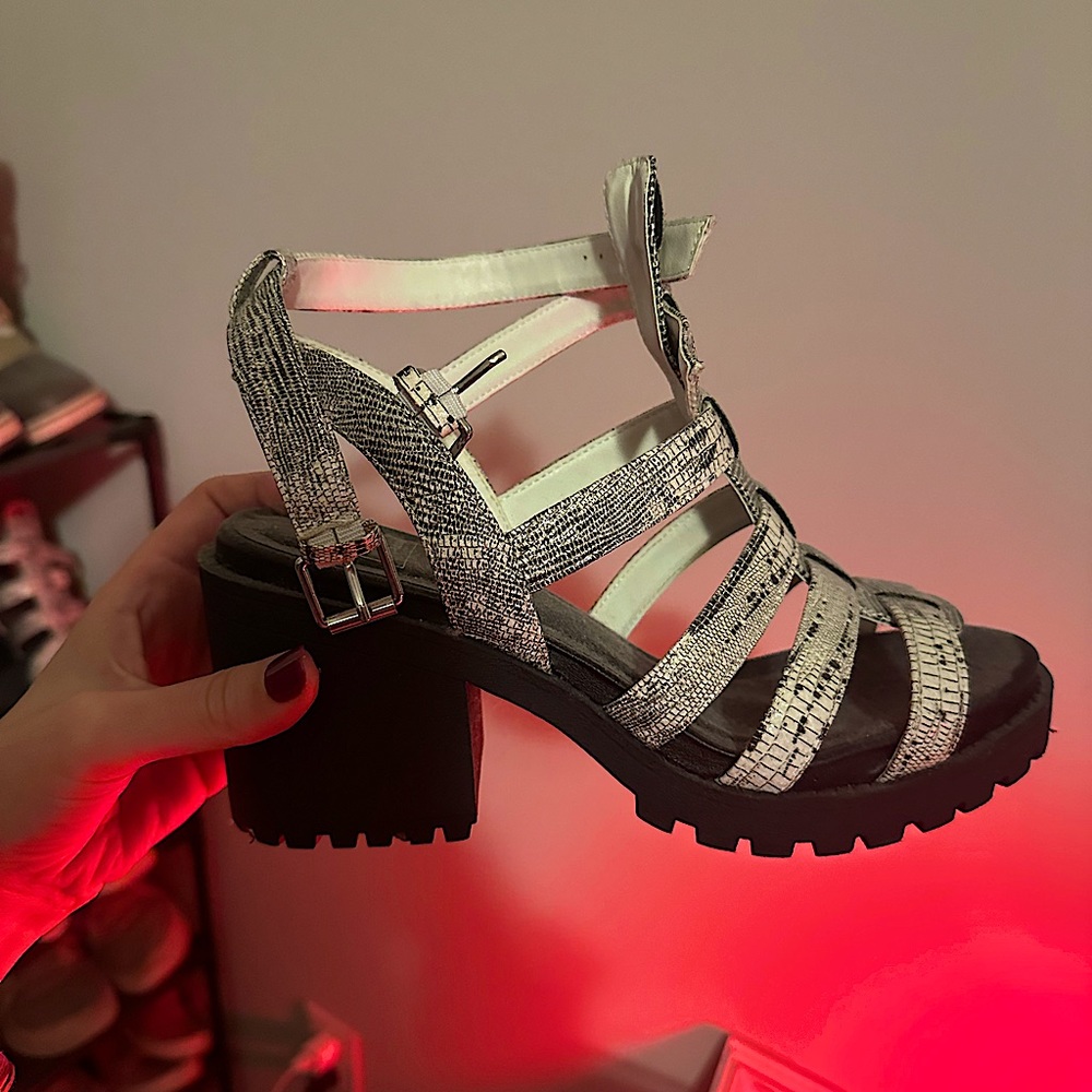 Dirty Laundry Snakeskin Sandals, size 7.5